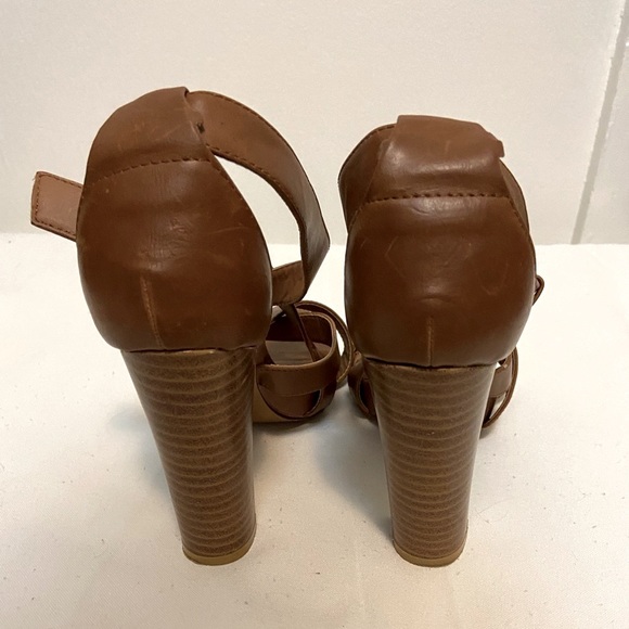AVON BROWN HEELS - Picture 5 of 8